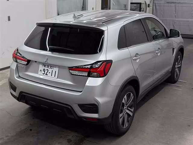 MITSUBISHI RVR