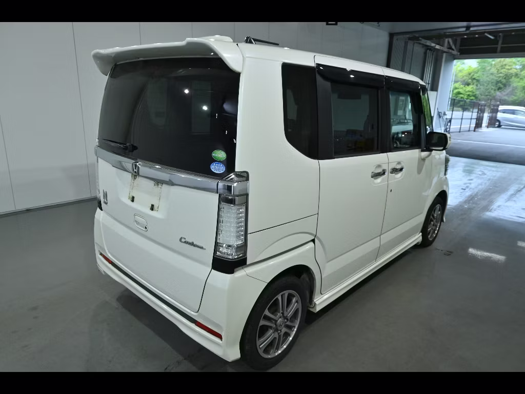 HONDA N-BOX