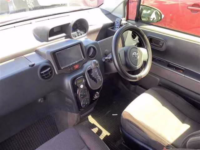 TOYOTA SPADE