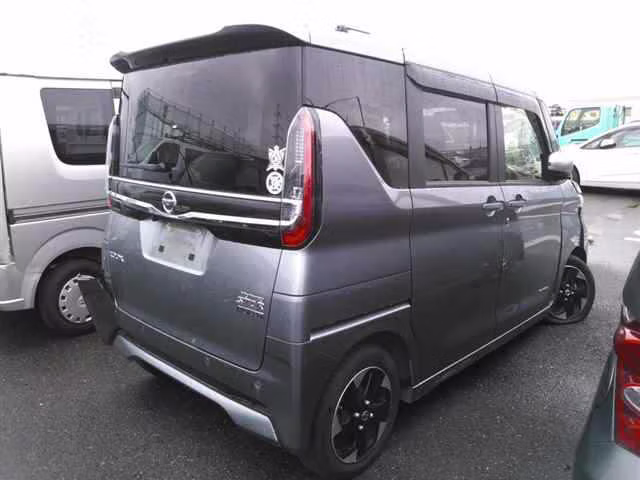 NISSAN ROOX