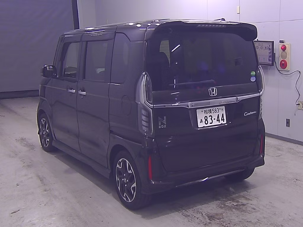 HONDA N-BOX
