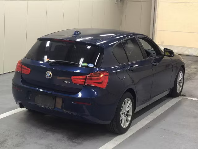 BMW 1-SERIES