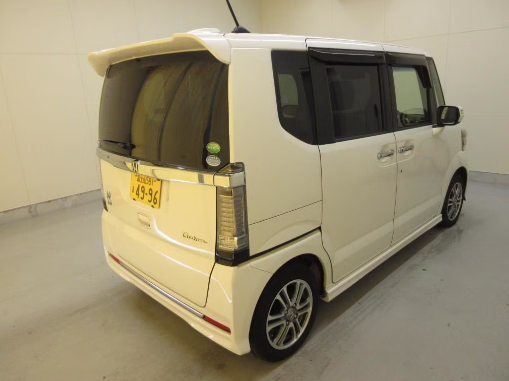 HONDA N-BOX
