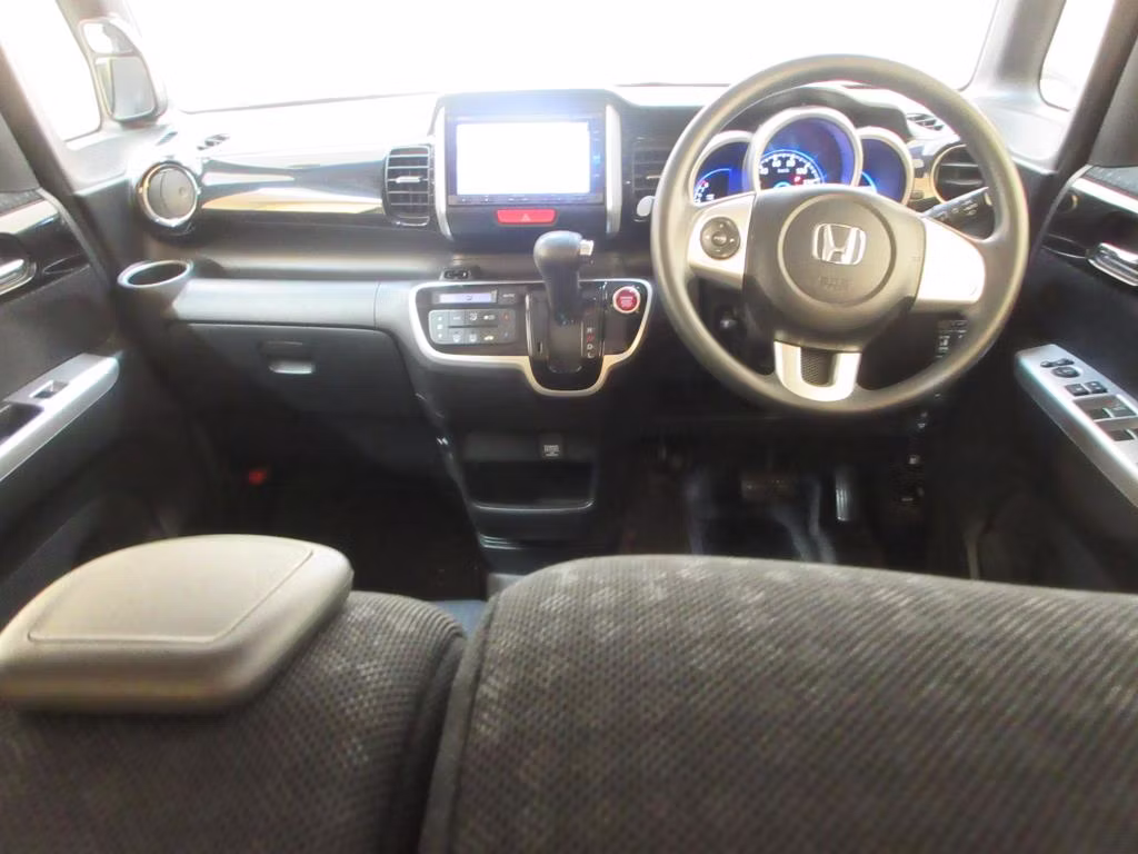 HONDA N-BOX