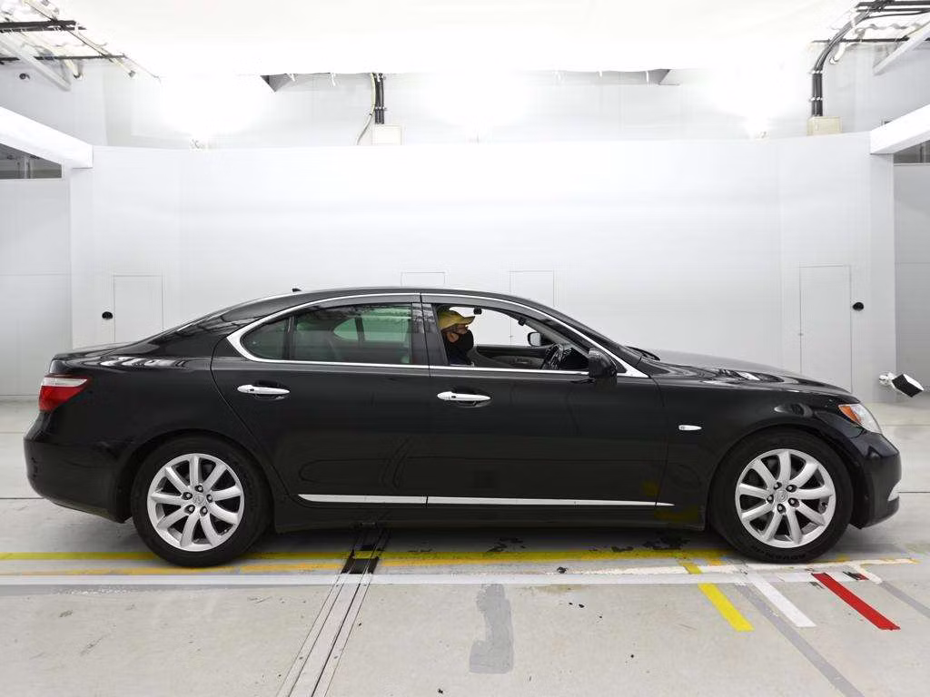 LEXUS LS460