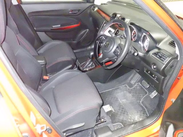 SUZUKI SWIFT