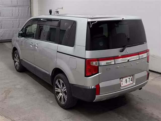 MITSUBISHI DELICA D:5