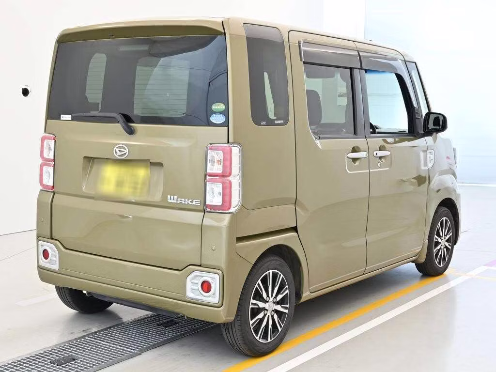 DAIHATSU WAKE