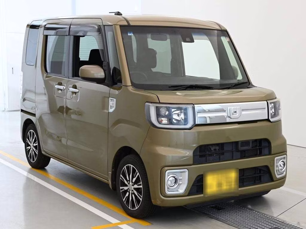 DAIHATSU WAKE