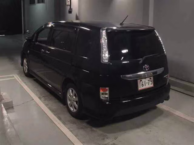 TOYOTA ISIS