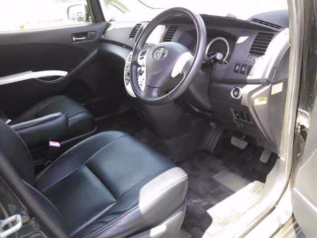 TOYOTA ISIS