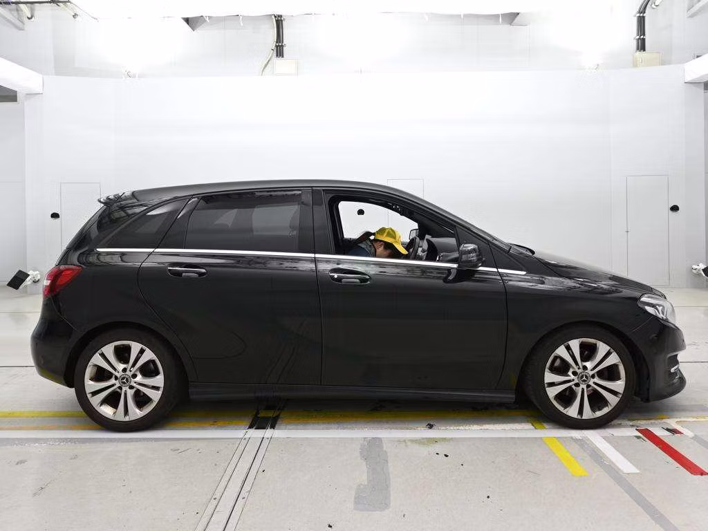 MERCEDES-BENZ B-CLASS
