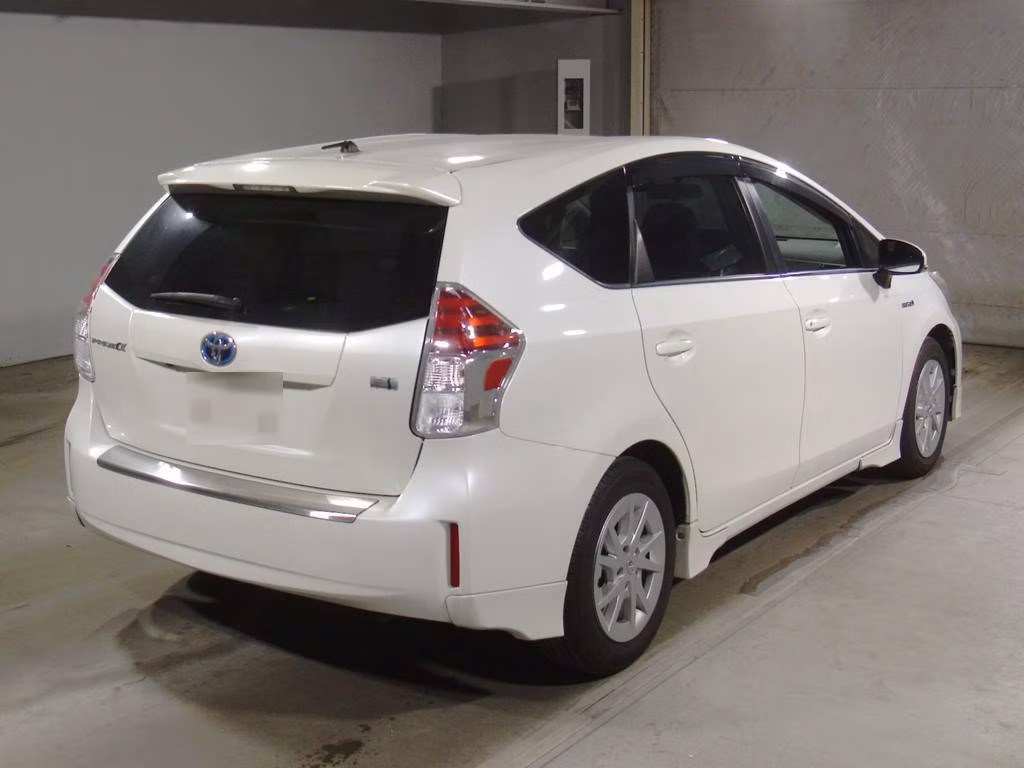 TOYOTA PRIUS ALPHA