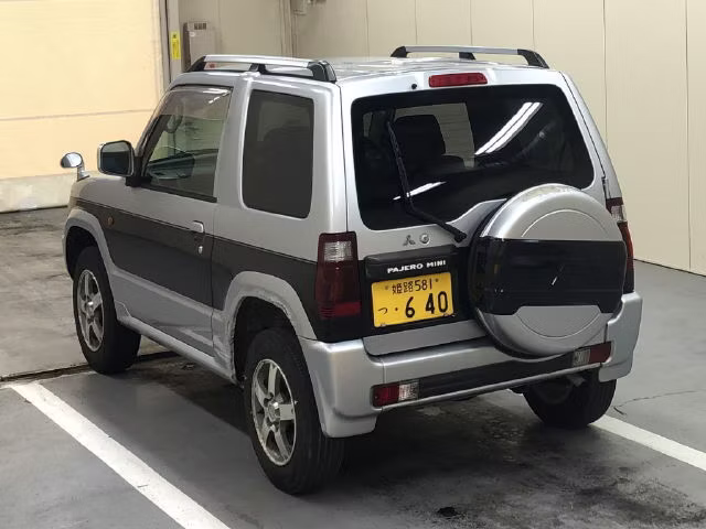 MITSUBISHI PAJERO MINI