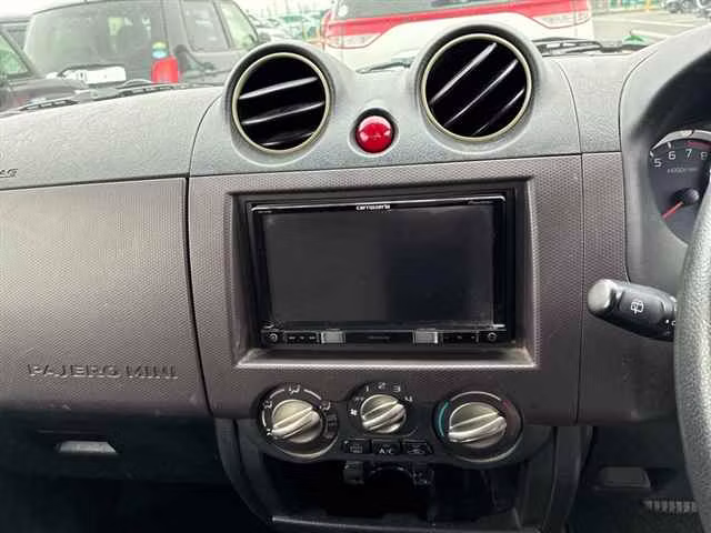 MITSUBISHI PAJERO MINI