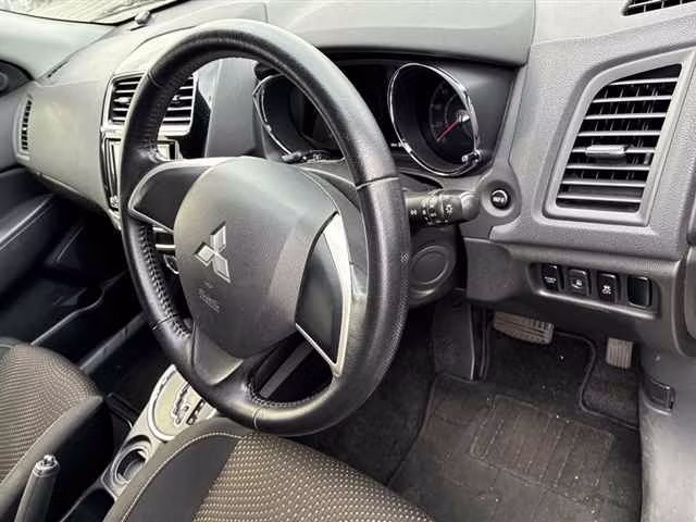 MITSUBISHI RVR
