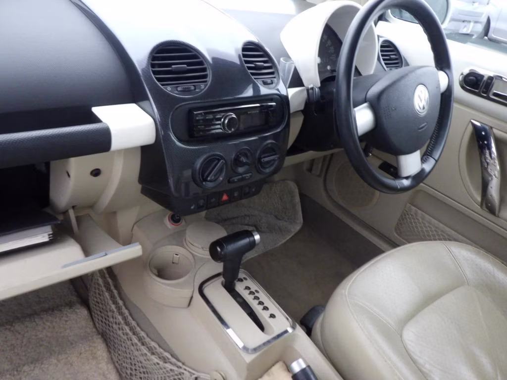 VOLKSWAGEN BEETLE
