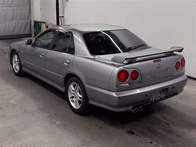 NISSAN SKYLINE
