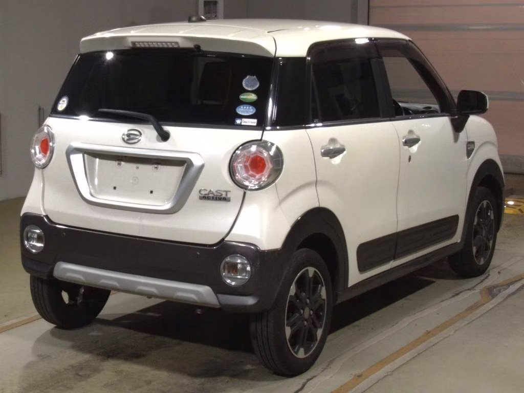 DAIHATSU CAST