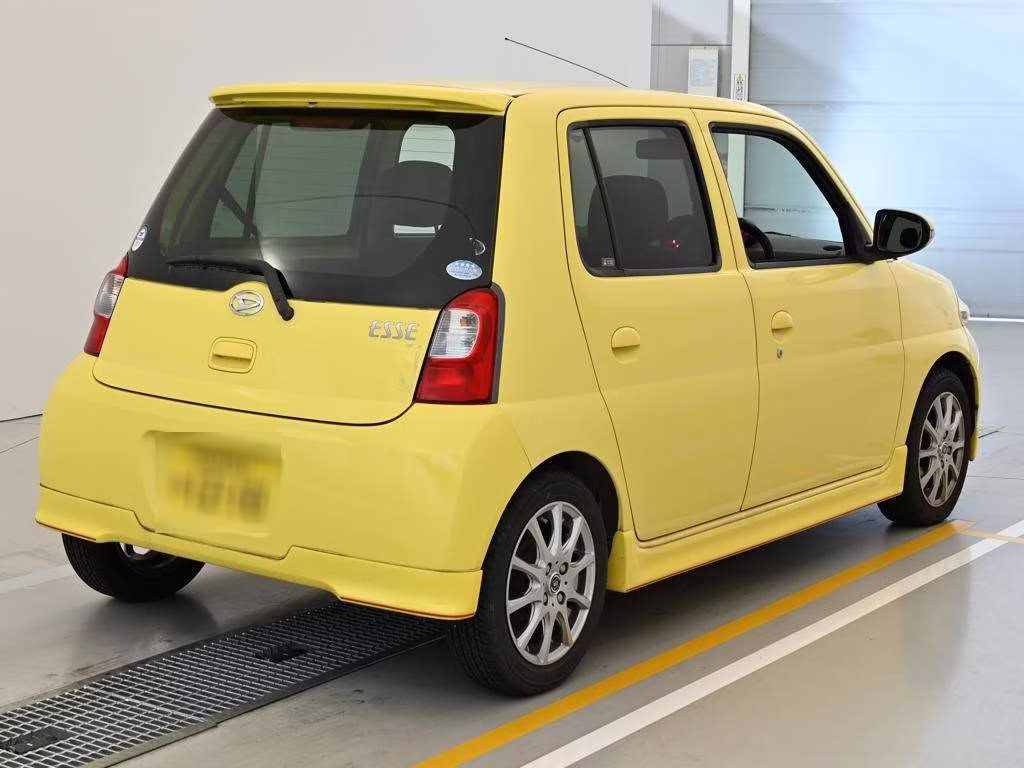 DAIHATSU ESSE