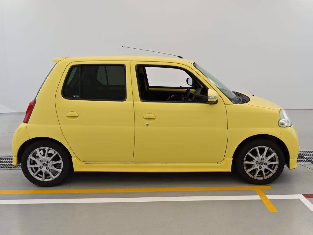 DAIHATSU ESSE