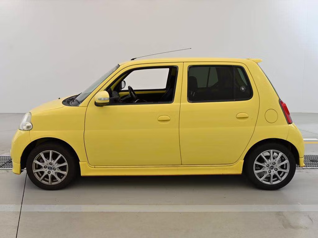 DAIHATSU ESSE