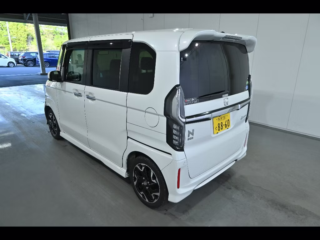 HONDA N-BOX