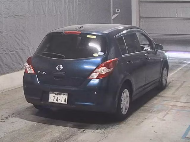 NISSAN TIIDA