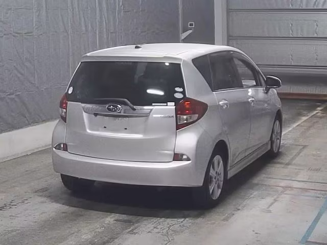 SUBARU TREZIA