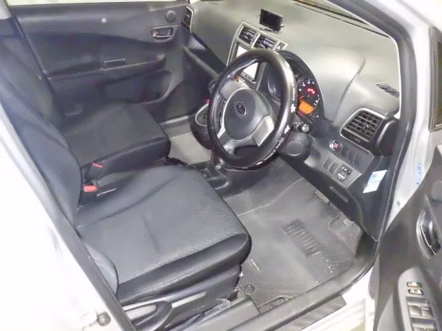SUBARU TREZIA