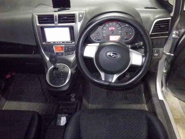 SUBARU TREZIA