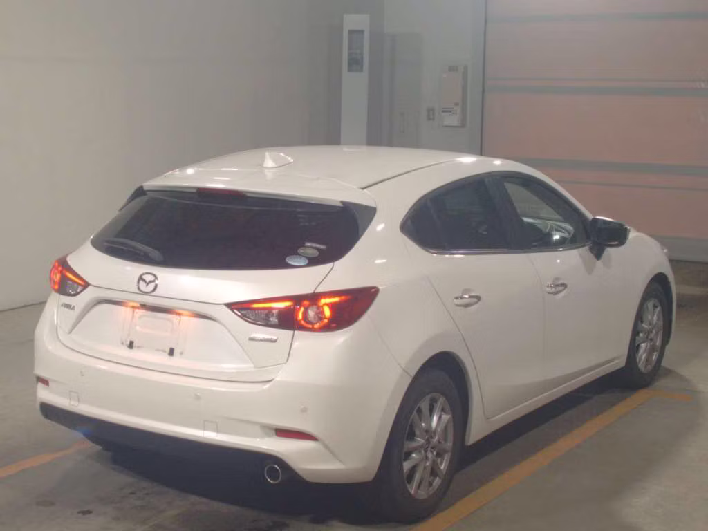 MAZDA AXELA