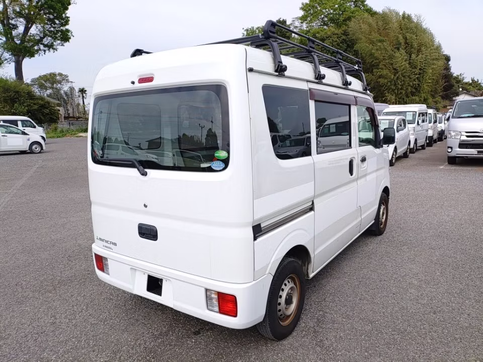 MITSUBISHI MINICAB