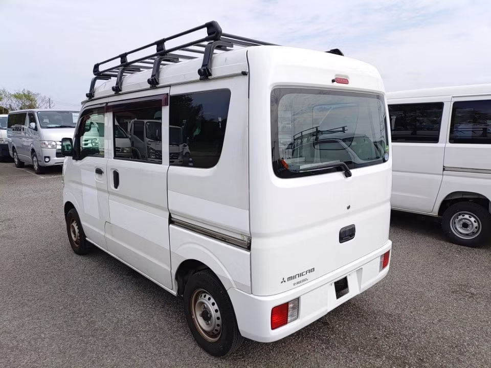 MITSUBISHI MINICAB