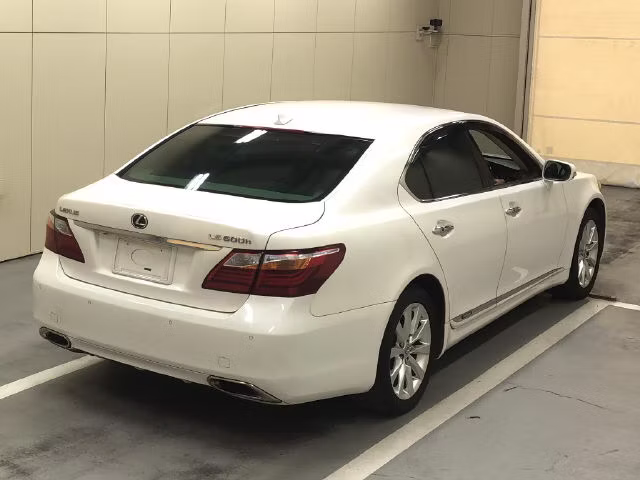 LEXUS LS600H