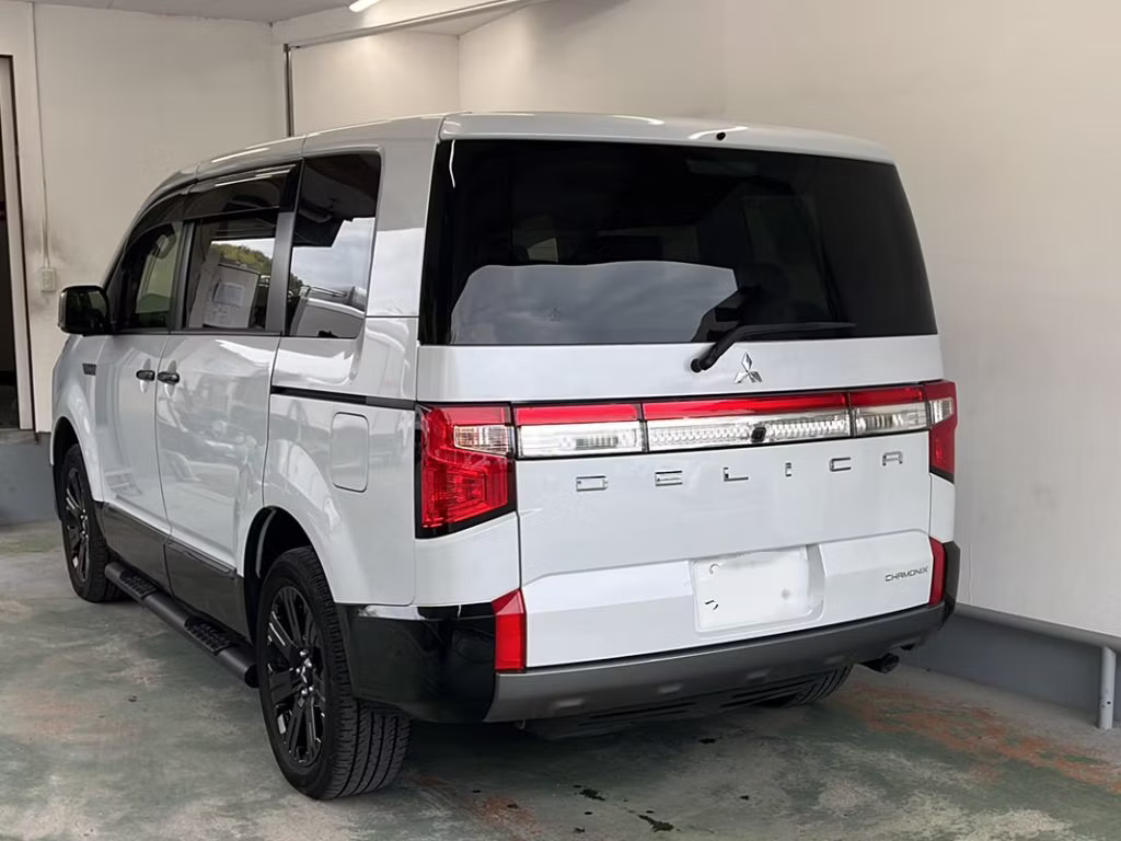 MITSUBISHI DELICA D:5
