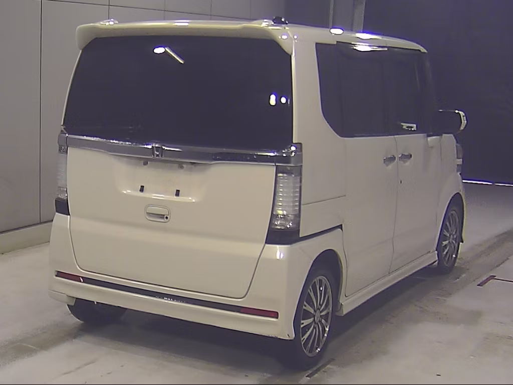 HONDA N-BOX