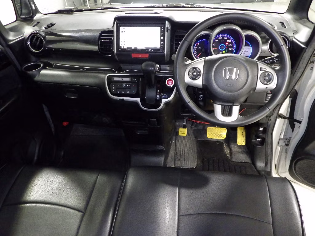 HONDA N-BOX