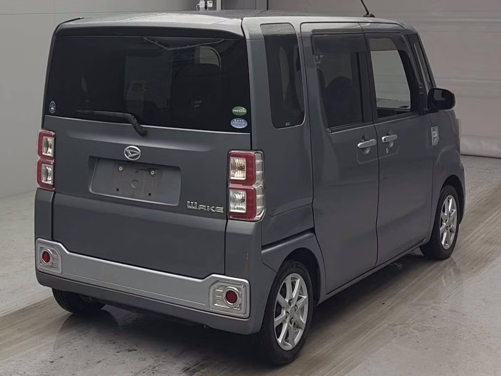 DAIHATSU WAKE