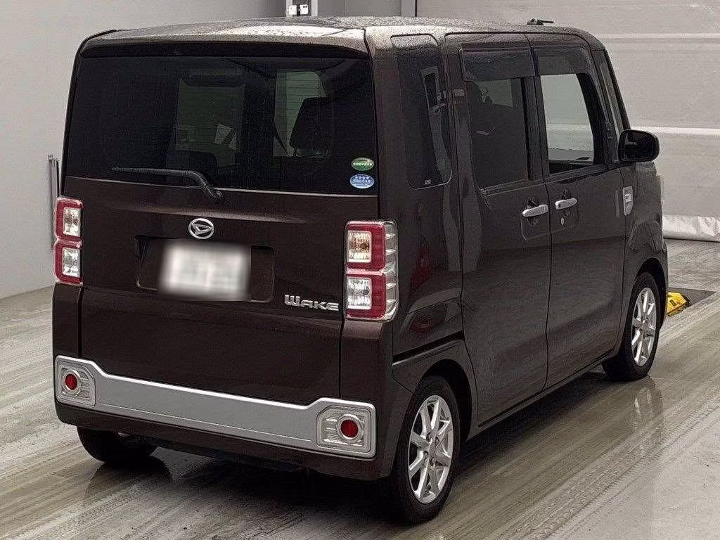 DAIHATSU WAKE