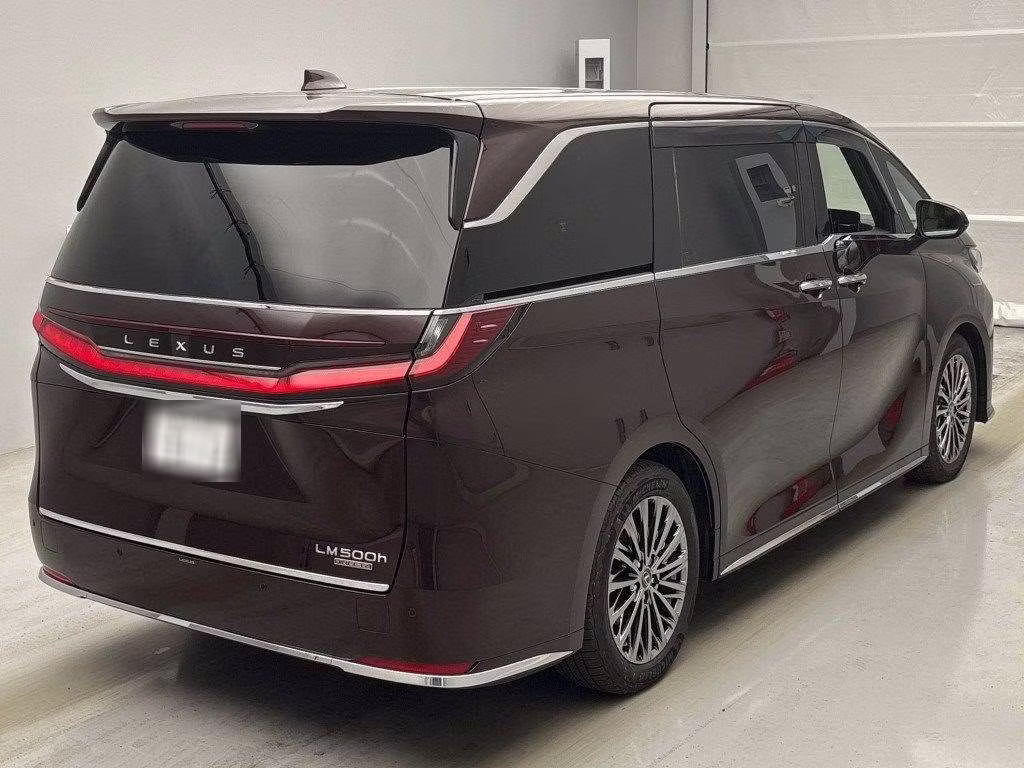 LEXUS LM500H