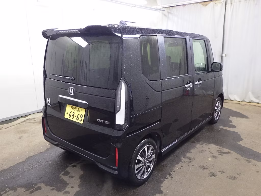 HONDA N-BOX