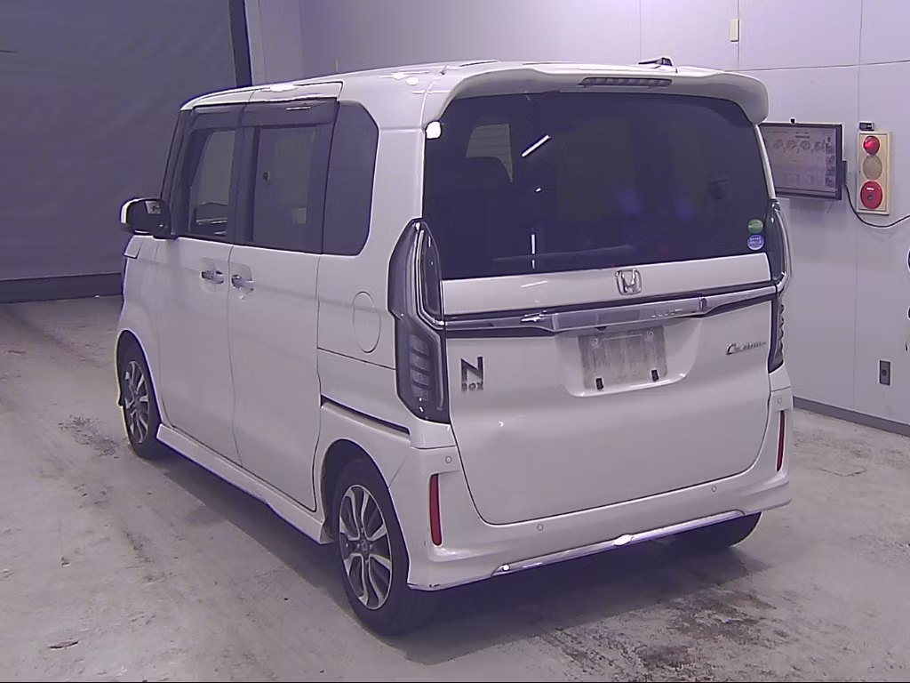 HONDA N-BOX