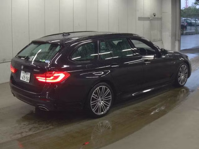 BMW 5-SERIES