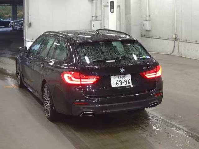 BMW 5-SERIES