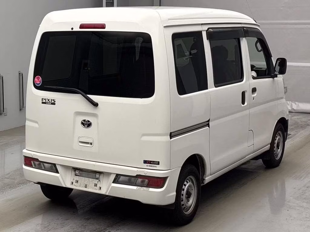 TOYOTA PIXIS VAN