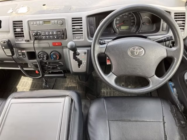 TOYOTA REGIUS ACE