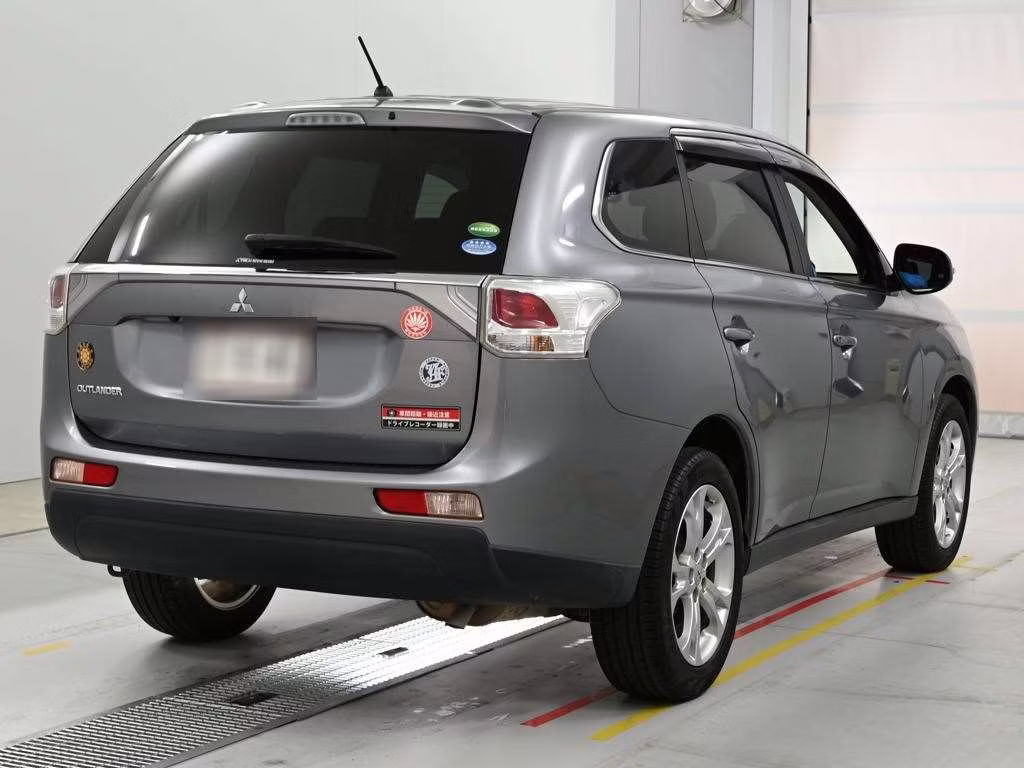 MITSUBISHI OUTLANDER