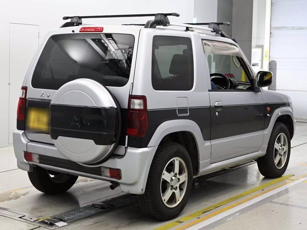 MITSUBISHI PAJERO MINI