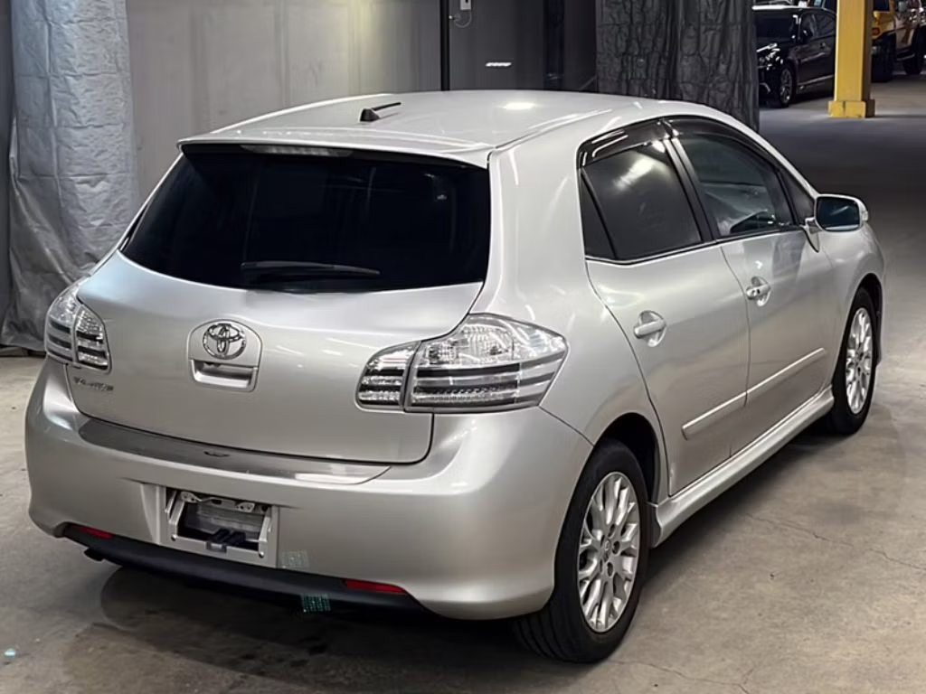 TOYOTA BLADE